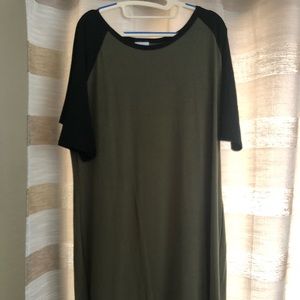 3xl camo green and black Julia